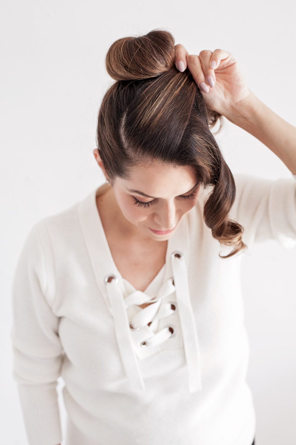 hair-tutorial-top-bun-work-hair-ideas-medium-hair-tutorials-how-to-make-the-perfect-bun7