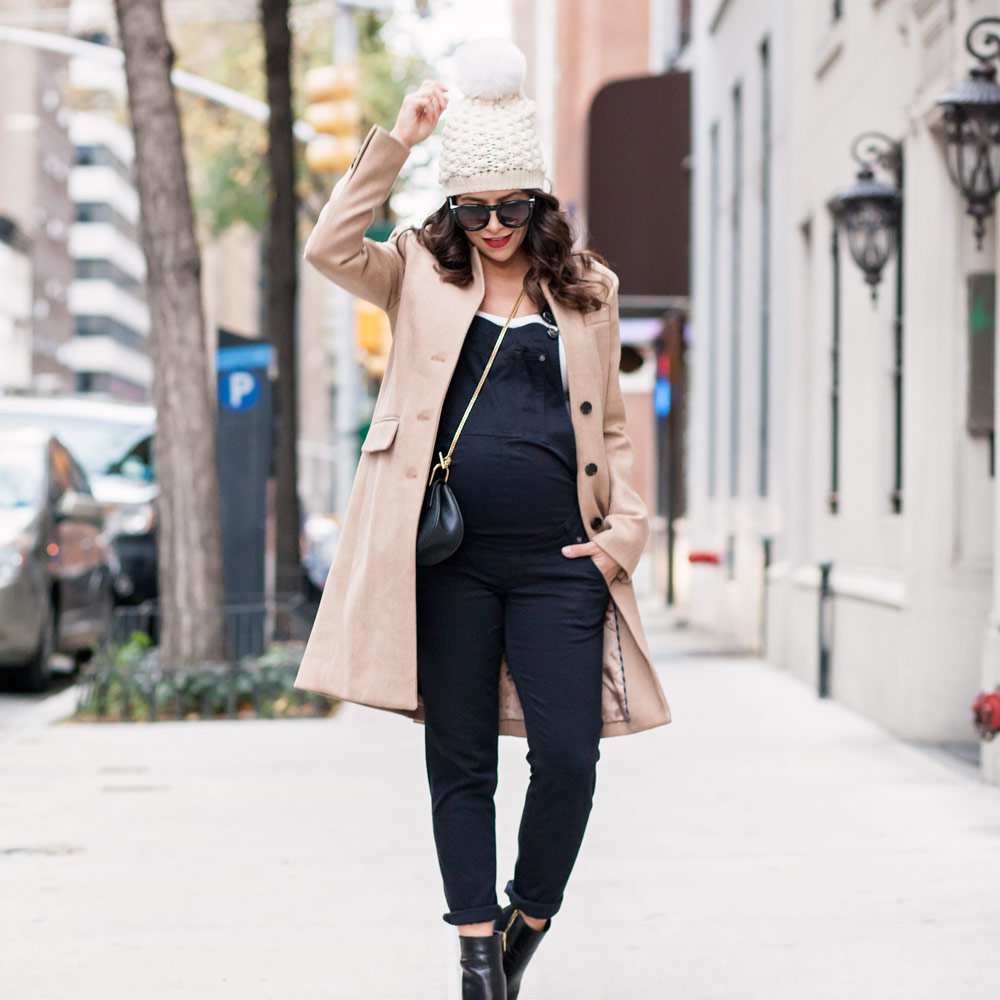 maternity-overalls-what-to-wear-when-expecting-nyc-expecting-layering-while-pregnant-maternity-fashion-dress-the-bump-overalls-corproate-catwalk-9